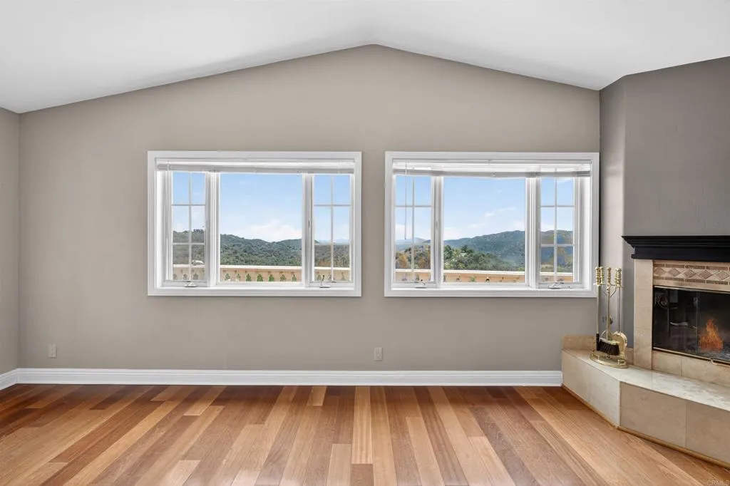 https://cdn.realtyfeed.com/cdn/127/306751076/952a4e22aee2344f1cf8d9681d74caec.webp