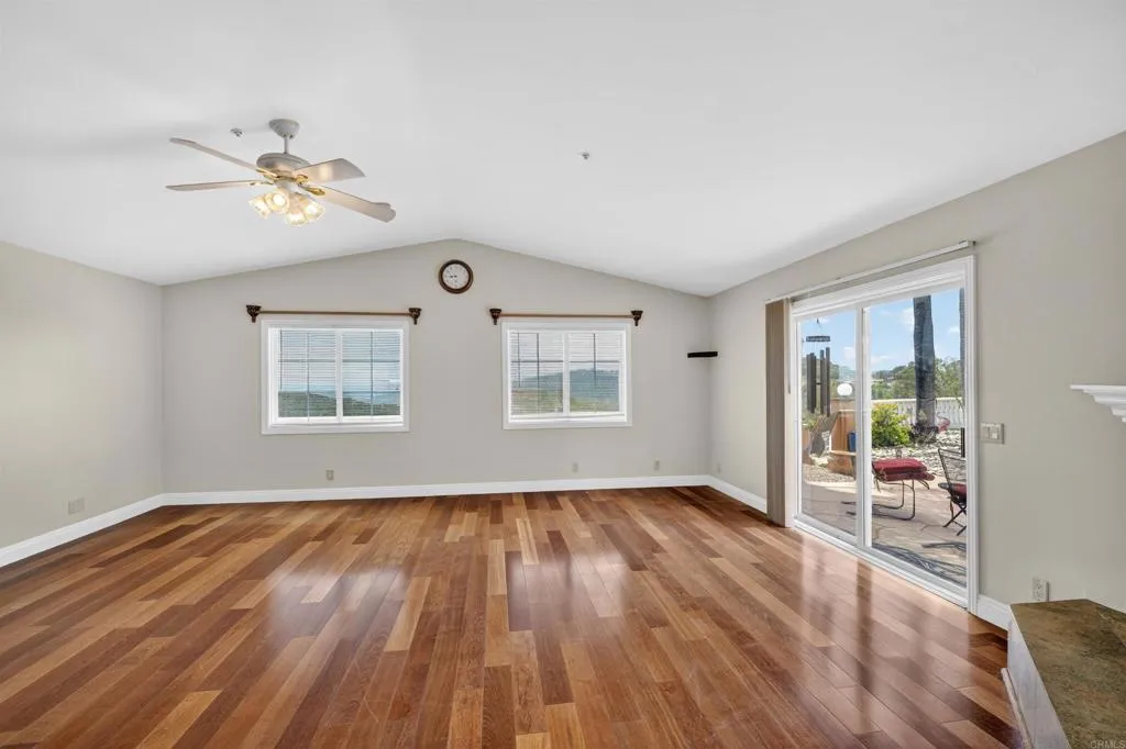 https://cdn.realtyfeed.com/cdn/127/306751076/989856fa75ea4e7d4bd8b2eaa35486f0.webp