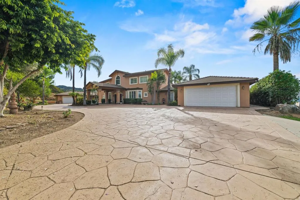 https://cdn.realtyfeed.com/cdn/127/306751076/9a2d3b74ff194e88de411526c394ca90.webp