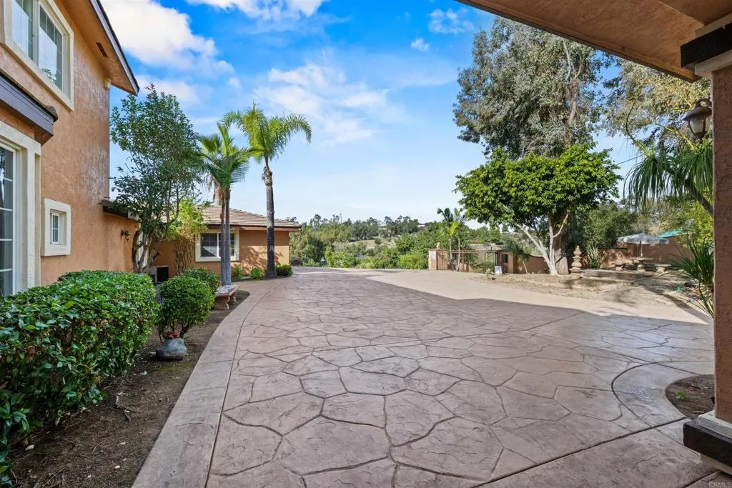 https://cdn.realtyfeed.com/cdn/127/306751076/a43eae5f7f7bbcad67732d8a65feeb41.webp
