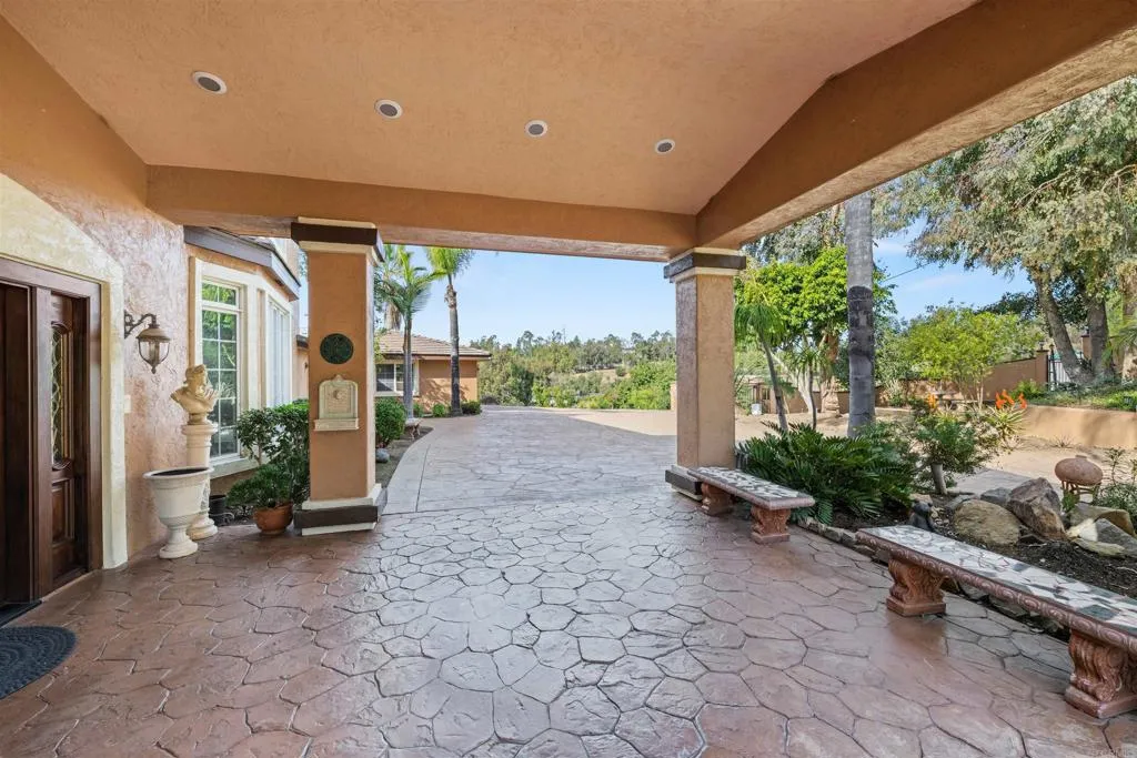 https://cdn.realtyfeed.com/cdn/127/306751076/bf7edbcab7fabc607c71dde4360e0d75.webp