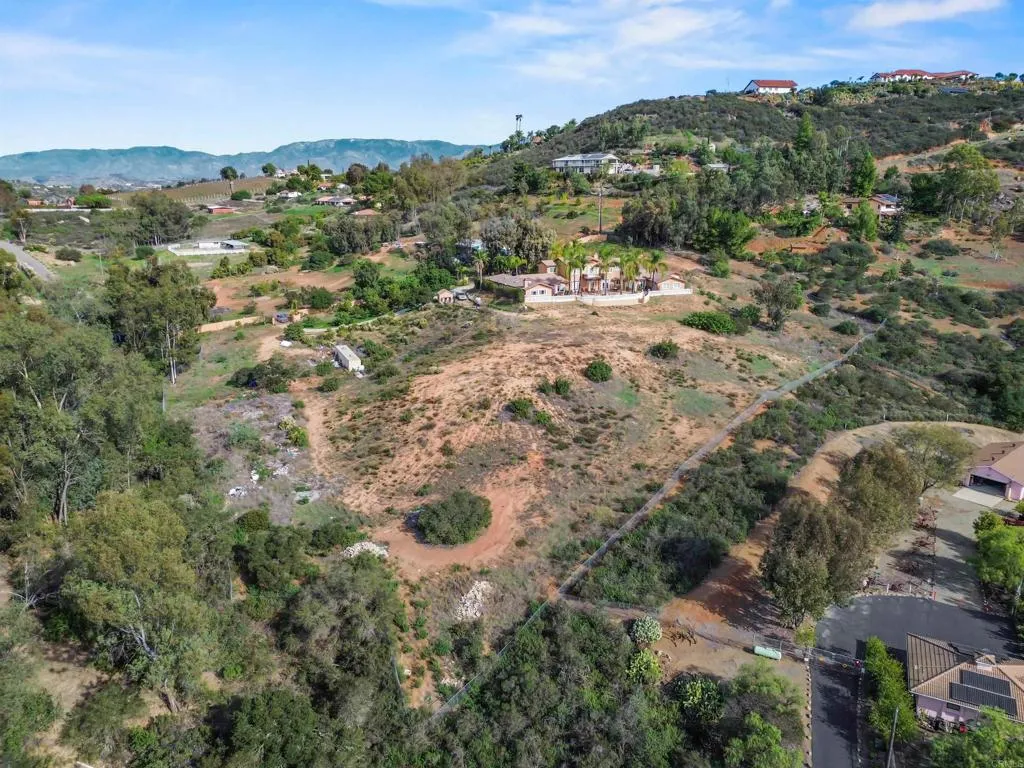https://cdn.realtyfeed.com/cdn/127/306751076/c071ab22ca49d41ae1825c8cfda807c2.webp