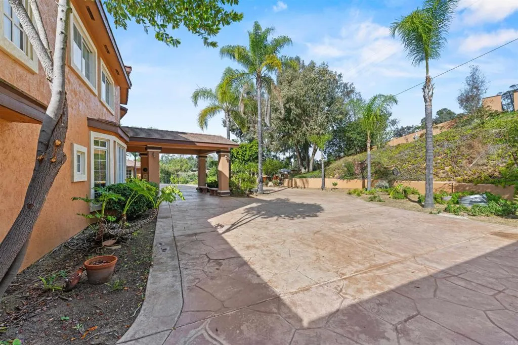 https://cdn.realtyfeed.com/cdn/127/306751076/ddebe11b5297a9d54aeb2da07ee2ee85.webp