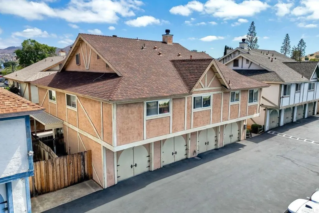 https://cdn.realtyfeed.com/cdn/127/306751083/1593c18ca5c11d4a783c867658bb7259.webp