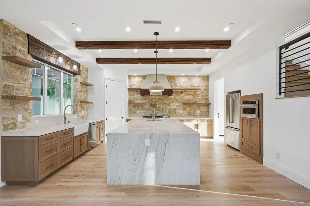 https://cdn.realtyfeed.com/cdn/127/306751094/4ef1e5793041b4a66dc818993eaf0985.webp