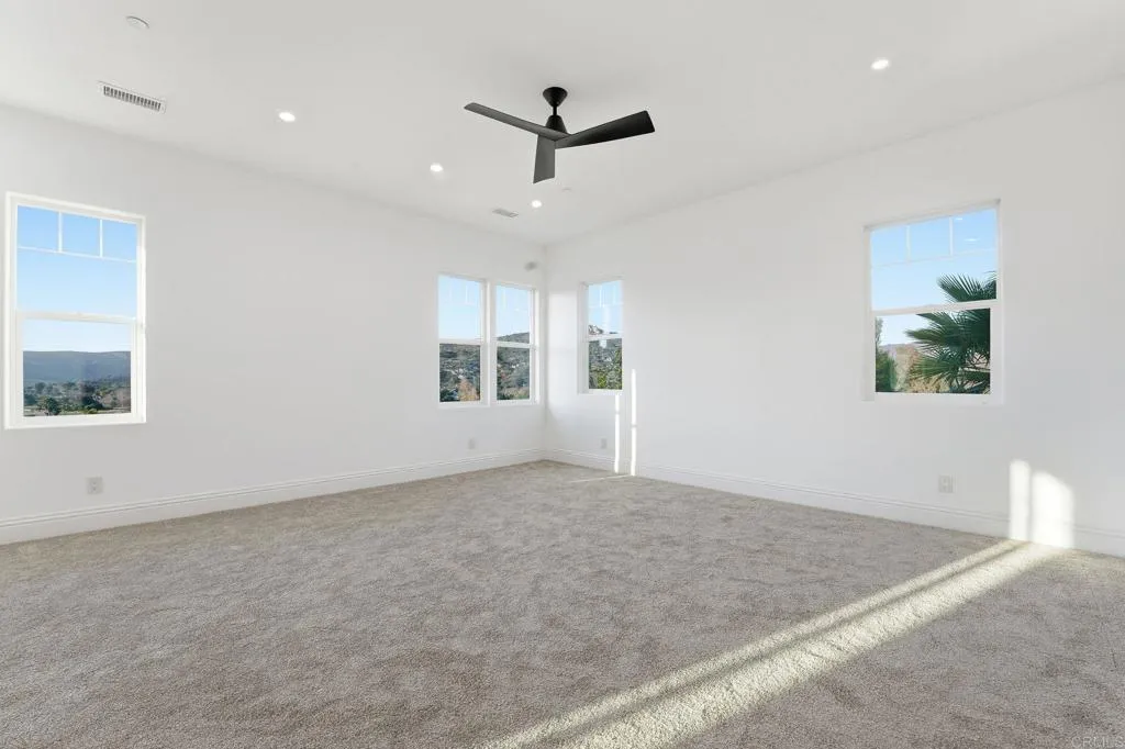 https://cdn.realtyfeed.com/cdn/127/306751094/5117dd1b2616666be9e4f1c2cade45bb.webp