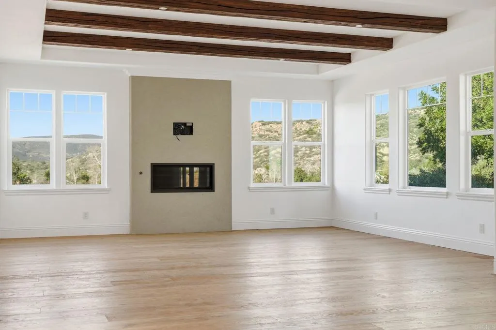 https://cdn.realtyfeed.com/cdn/127/306751094/730cb65d31cbdcff59e19c53feea747b.webp