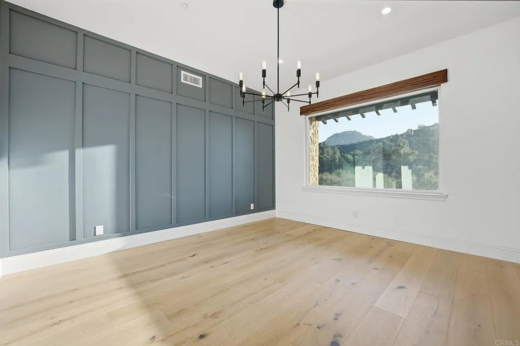 https://cdn.realtyfeed.com/cdn/127/306751094/a9efc4e5ca7b5cb7d1a844aaefe233ea.webp