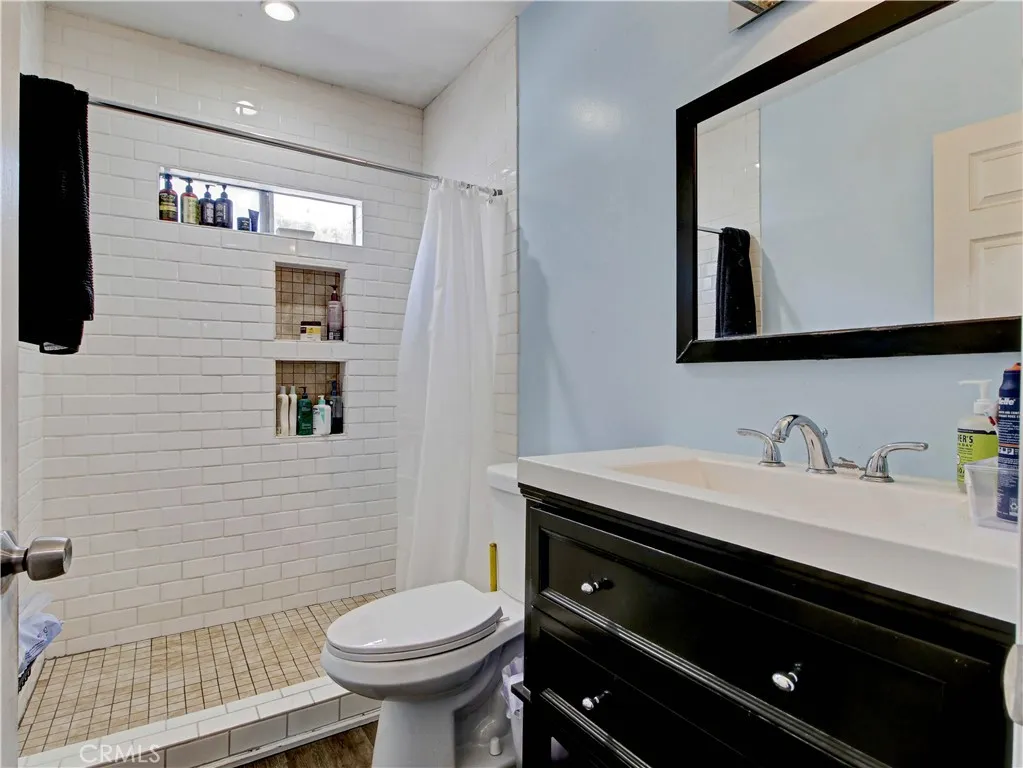 5420 Manhattan Place, Los Angeles, CA 90062 - Photo 5 of 10, Los Angeles, CA