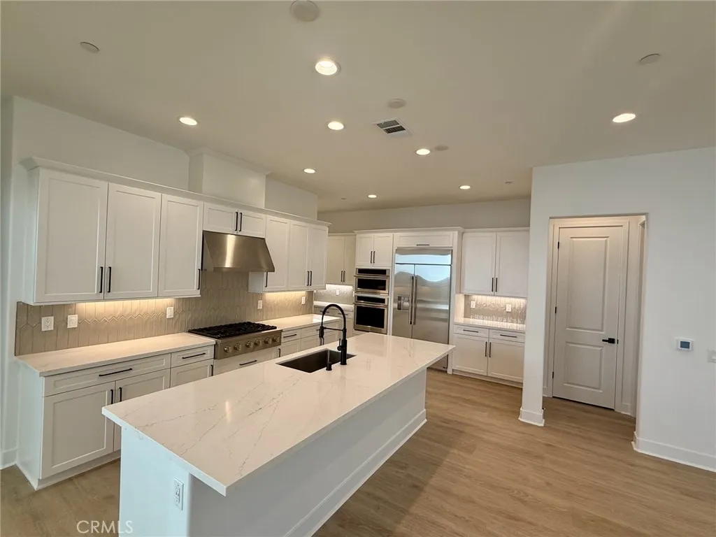27430 Creekwood Lane, Valencia, CA 91381 - Photo 2 of 11, Valencia, CA