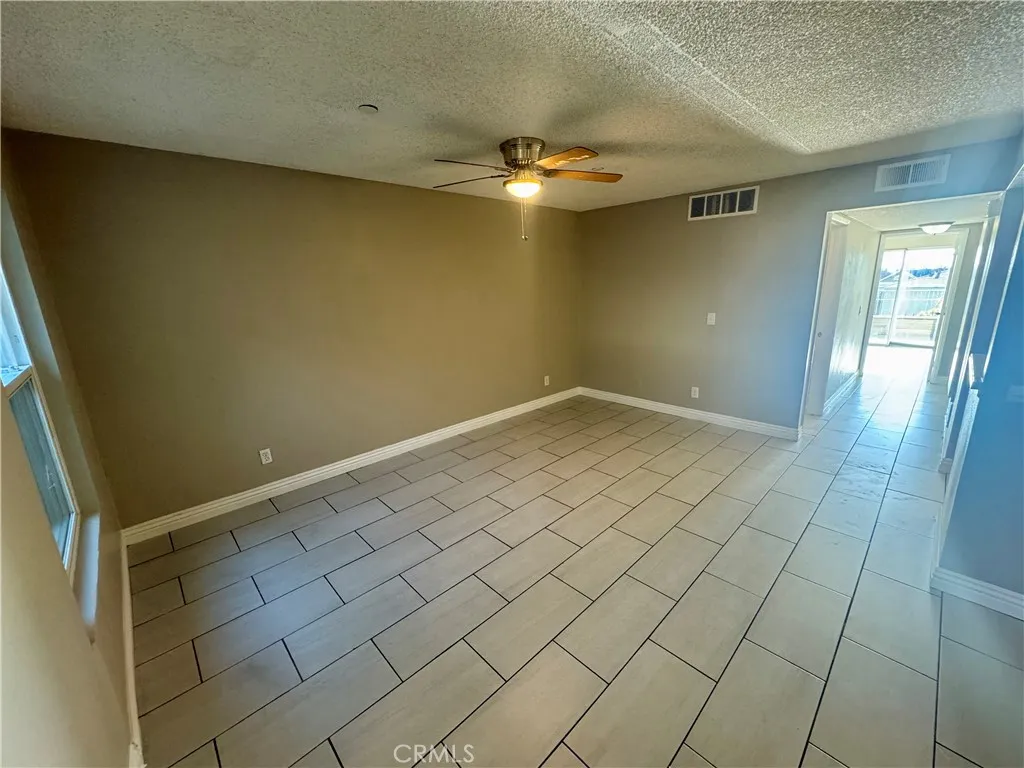 300 E Chestnut Avenue Unit 301, Santa Ana, CA 92701 - Photo 5 of 34, Santa Ana, CA