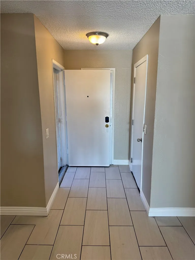 300 E Chestnut Avenue Unit 301, Santa Ana, CA 92701 - Photo 4 of 34, Santa Ana, CA