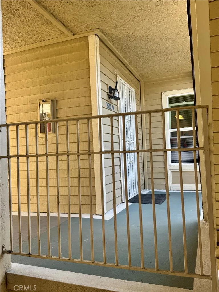 300 E Chestnut Avenue Unit 301, Santa Ana, CA 92701 - Photo 3 of 34, Santa Ana, CA
