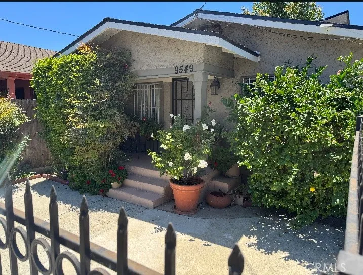9549 Defiance, Los Angeles, CA 90002 - Main photo, Los Angeles, CA