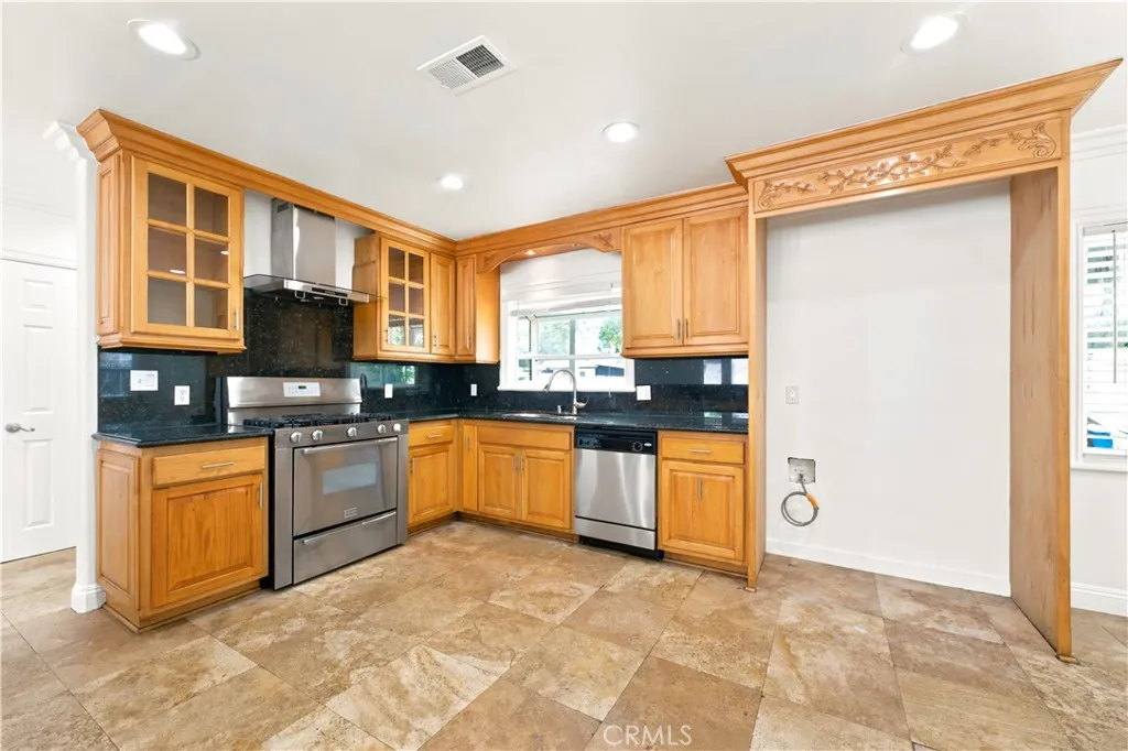 10249 Lemona Avenue, Mission Hills (San Fernando), CA 91345 - Photo 5 of 46, Mission Hills (san Fernando), CA