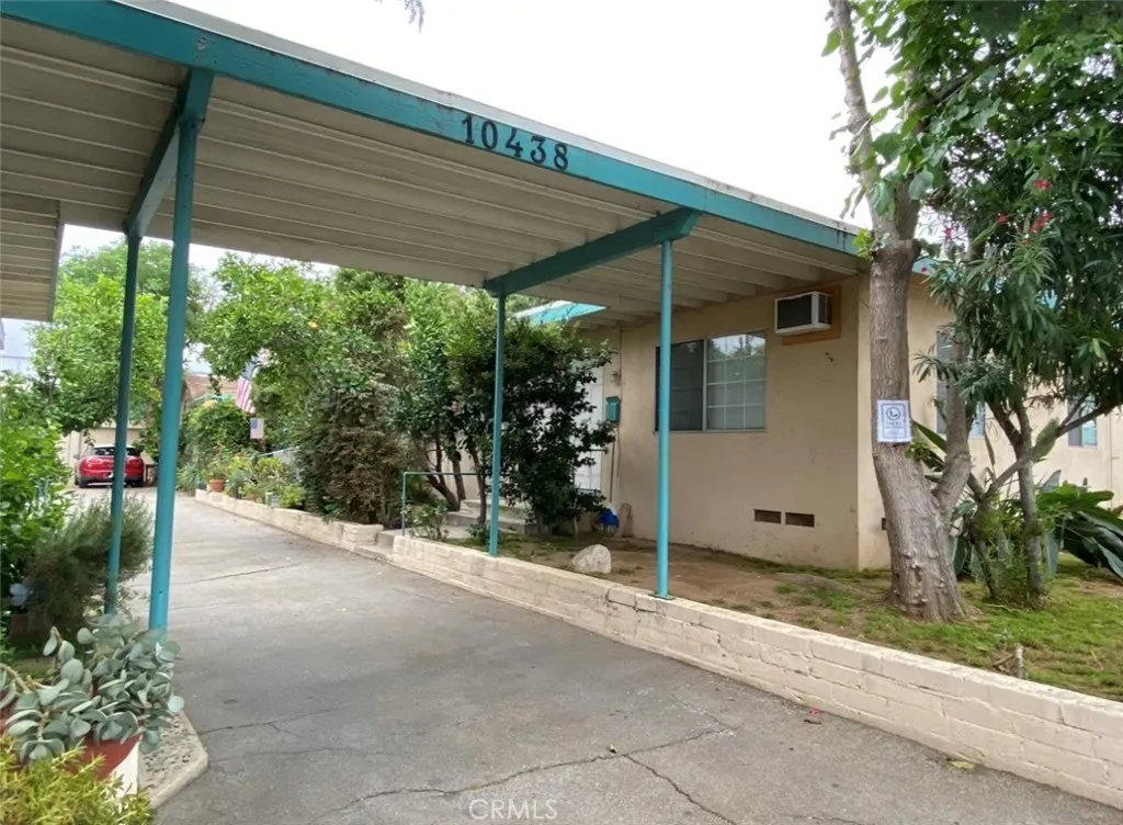 10438 Scoville Avenue, Sunland, CA 91040 - Photo 3 of 11, Sunland, CA
