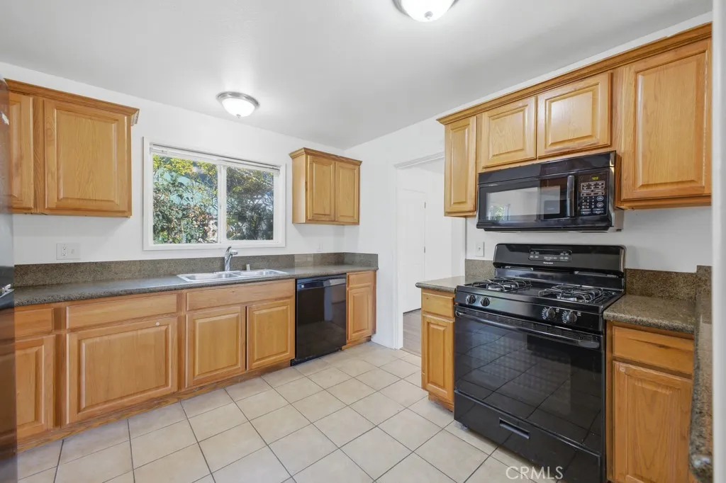 https://cdn.realtyfeed.com/cdn/127/306751351/0185ff019e30fb54b3e61efa99858dc2.webp