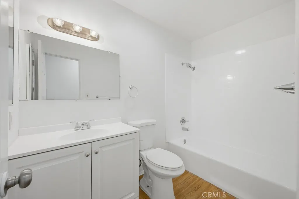 https://cdn.realtyfeed.com/cdn/127/306751351/650b43d77fcd94cc9dc9b6b54342ba1f.webp