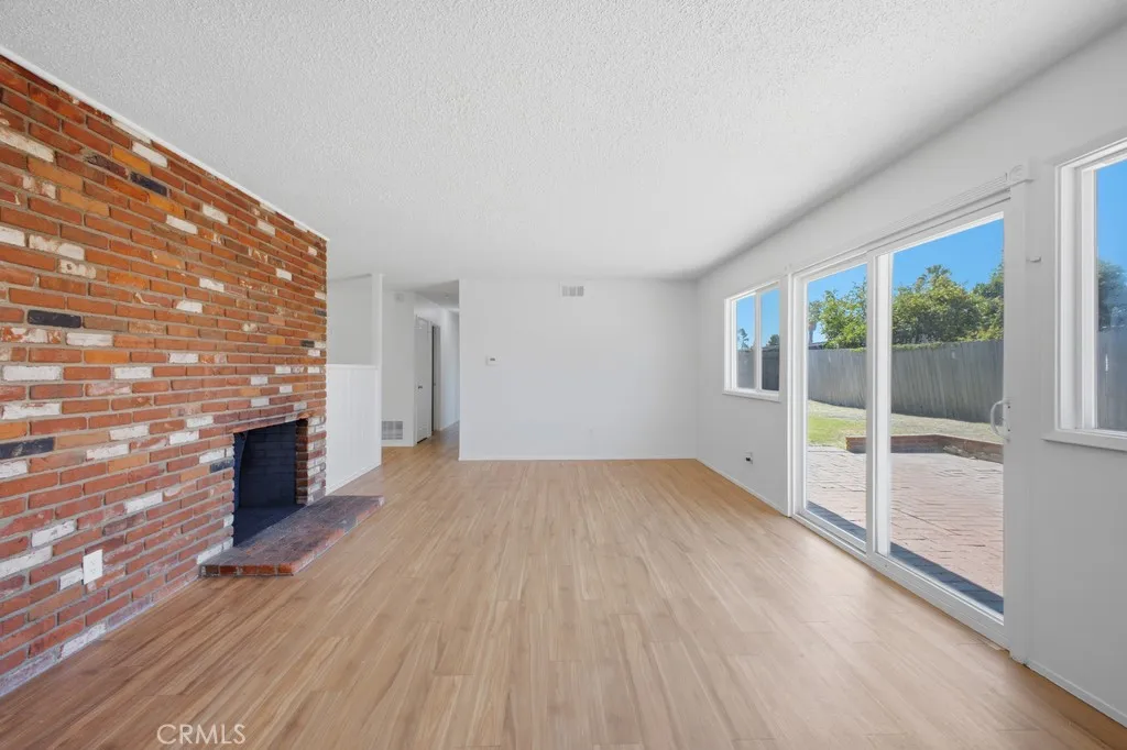 https://cdn.realtyfeed.com/cdn/127/306751351/70b568e90ae9dea13860568a598dabf8.webp