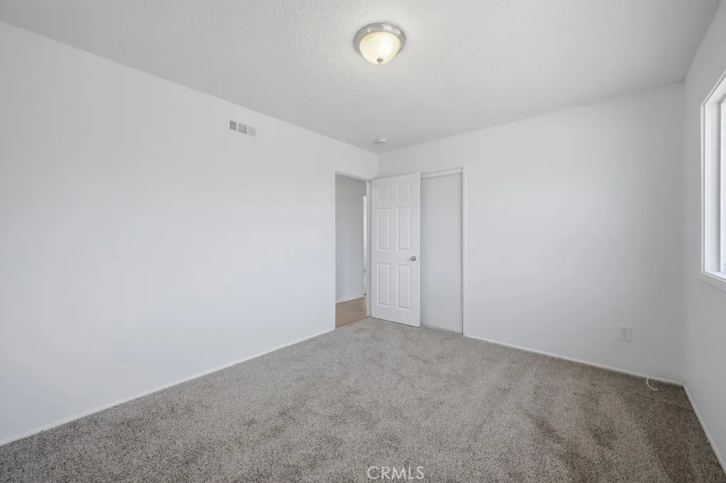https://cdn.realtyfeed.com/cdn/127/306751351/80184240637bdc1d11d795b3e10afd97.webp