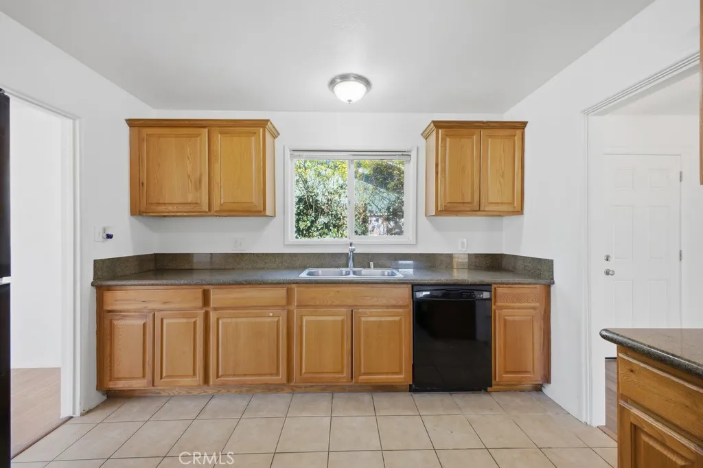https://cdn.realtyfeed.com/cdn/127/306751351/8a6c04f9bb95f5f4d28bc8d409f3b50b.webp