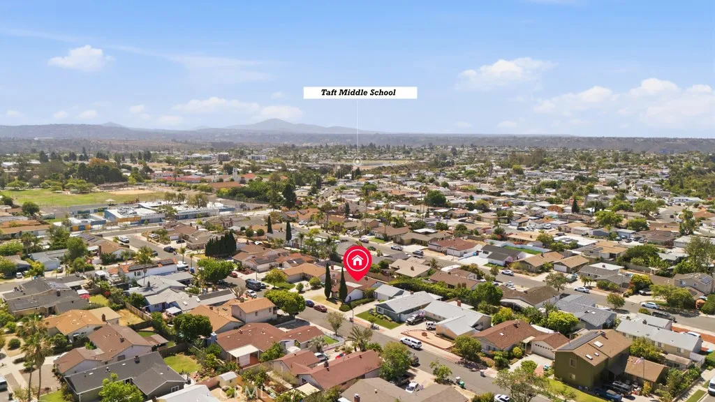 https://cdn.realtyfeed.com/cdn/127/306751351/f24521cee5df00596fd86ad2e3899d14.webp