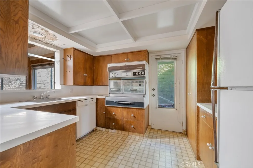 17 N Vista De La Luna, Laguna Beach, CA 92651 - Photo 5 of 15, Laguna Beach, CA