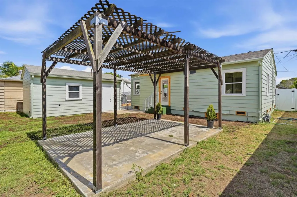 https://cdn.realtyfeed.com/cdn/127/306751418/a97f2e310c3c445f3f285fd33439e6c6.webp