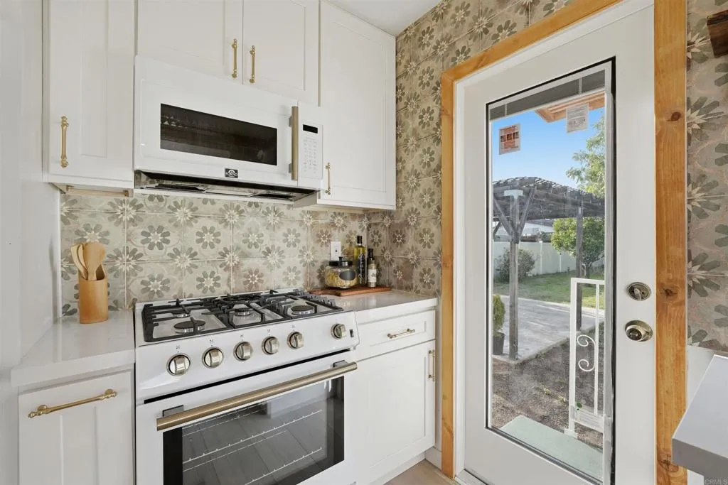 https://cdn.realtyfeed.com/cdn/127/306751418/eb6c9657e64301a87aaba4189334b60a.webp