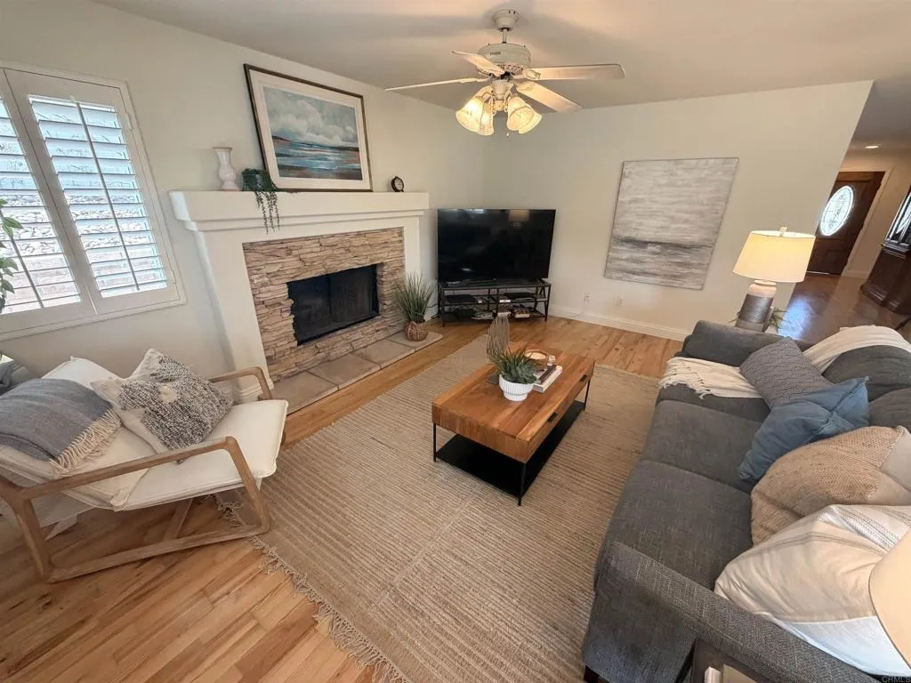 https://cdn.realtyfeed.com/cdn/127/306751446/35da83d3711a42166ac336879b621b3d.webp