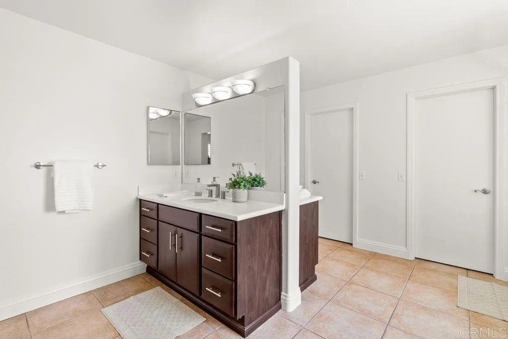 https://cdn.realtyfeed.com/cdn/127/306751446/3dc55c7acd6ba151e97fa6e2febec030.webp