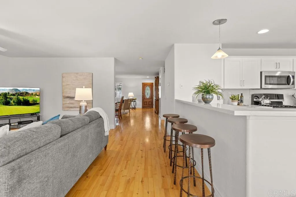 https://cdn.realtyfeed.com/cdn/127/306751446/5306665c038a0b225be38ef82dcf1e4f.webp