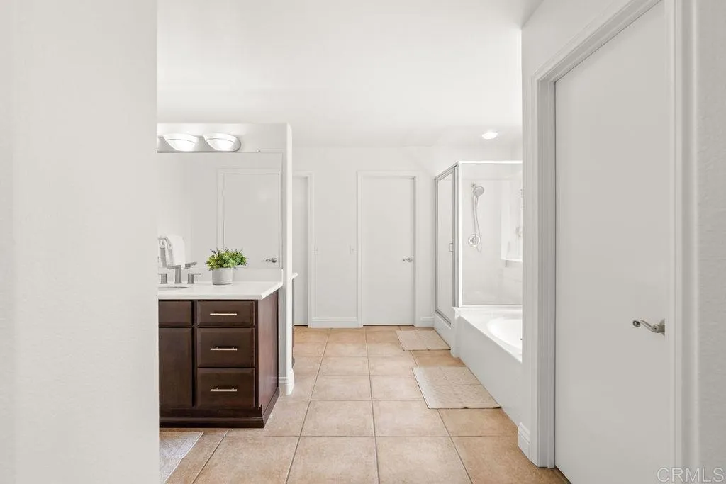 https://cdn.realtyfeed.com/cdn/127/306751446/6476dc652e73c84037f4a30adab1223a.webp