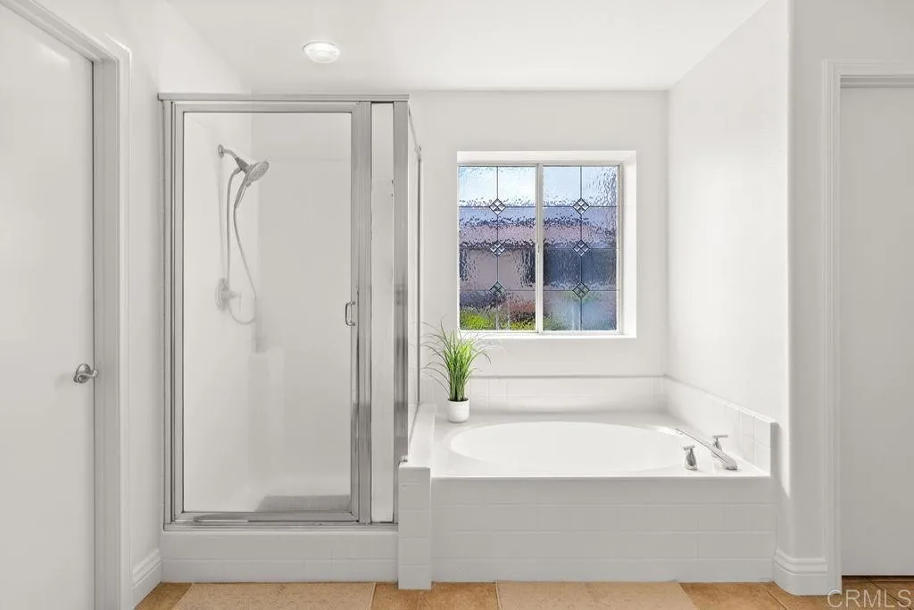 https://cdn.realtyfeed.com/cdn/127/306751446/98ec66949aff2f2dd8011225d33eaffc.webp