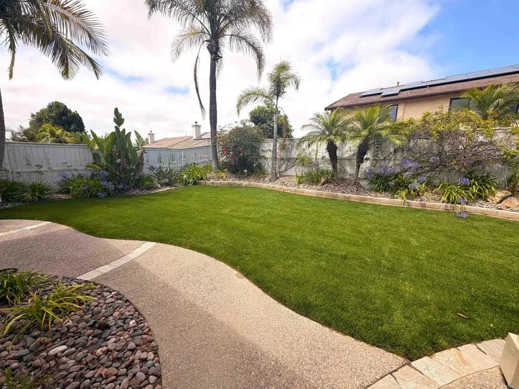 https://cdn.realtyfeed.com/cdn/127/306751446/dafcd16fb93f3fe7be3fc8fd8ee8b171.webp