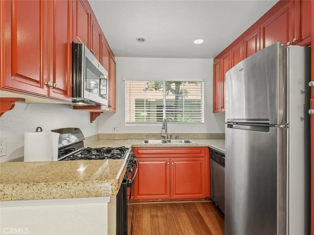 5540 S Owensmouth Avenue Unit 107, Woodland Hills, CA 91367 - Main photo, Woodland Hills, CA