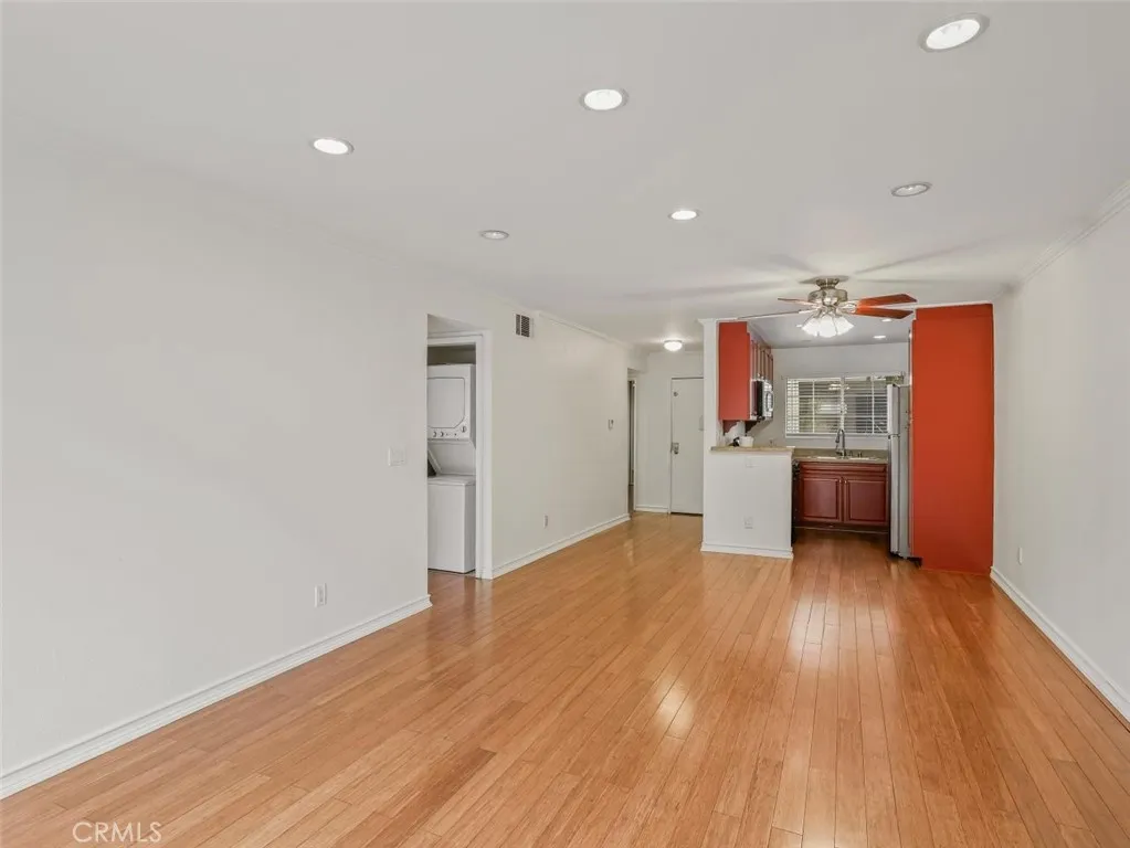 5540 S Owensmouth Avenue Unit 107, Woodland Hills, CA 91367 - Photo 2 of 23, Woodland Hills, CA