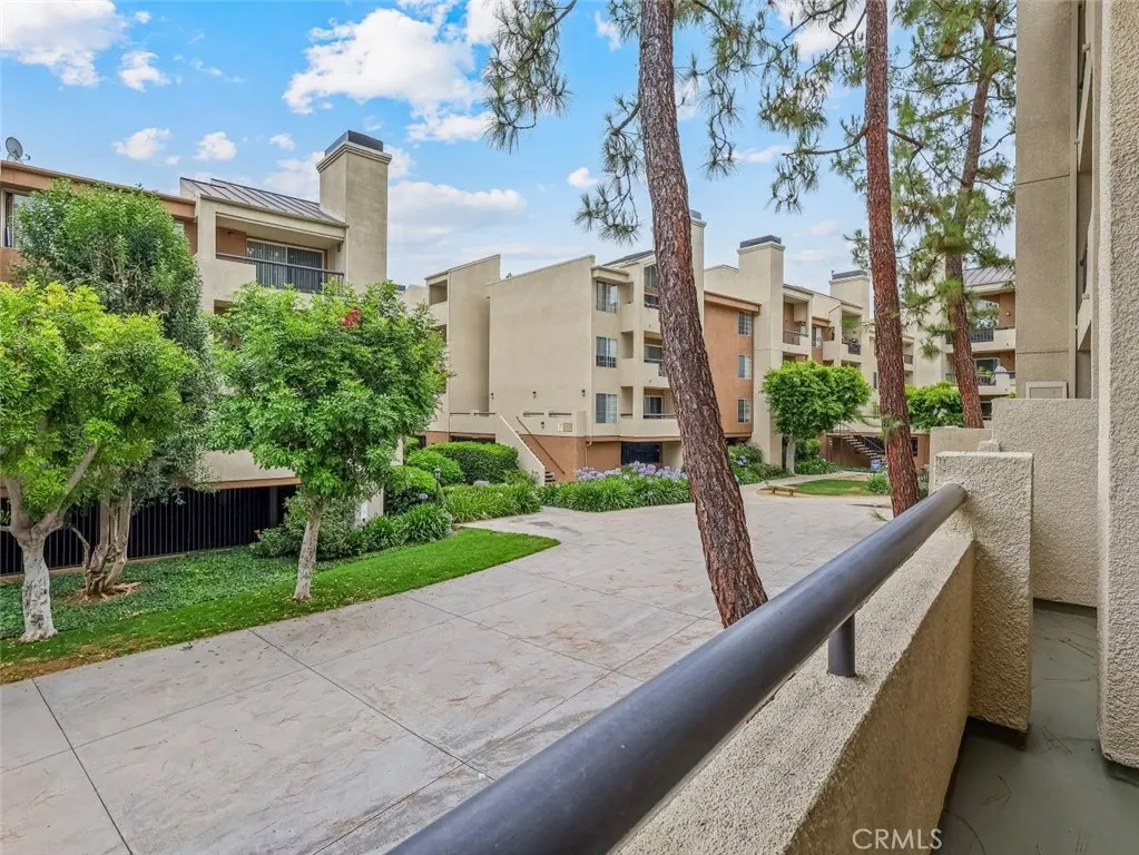 5540 S Owensmouth Avenue Unit 107, Woodland Hills, CA 91367 - Photo 5 of 23, Woodland Hills, CA