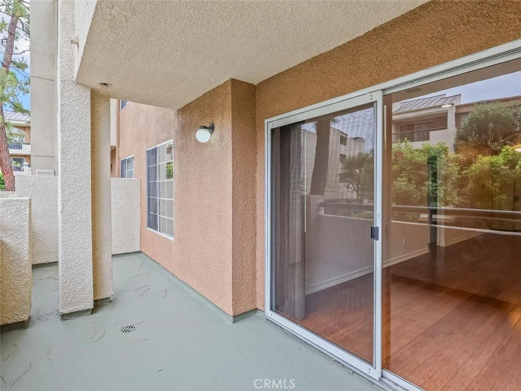5540 S Owensmouth Avenue Unit 107, Woodland Hills, CA 91367 - Photo 4 of 23, Woodland Hills, CA