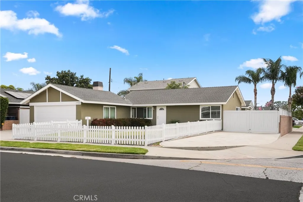 19562 Windward Lane, Huntington Beach, CA 92646 - Main photo, Huntington Beach, CA