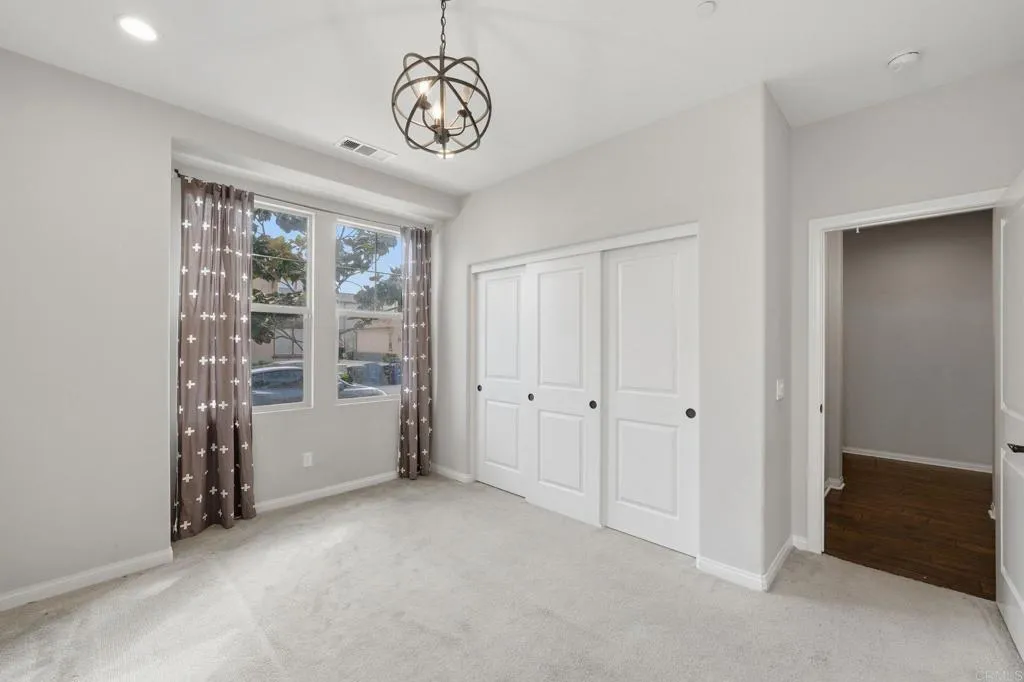 https://cdn.realtyfeed.com/cdn/127/306751464/2cc1a5955dbfa6174b96eb87e8dff82d.webp