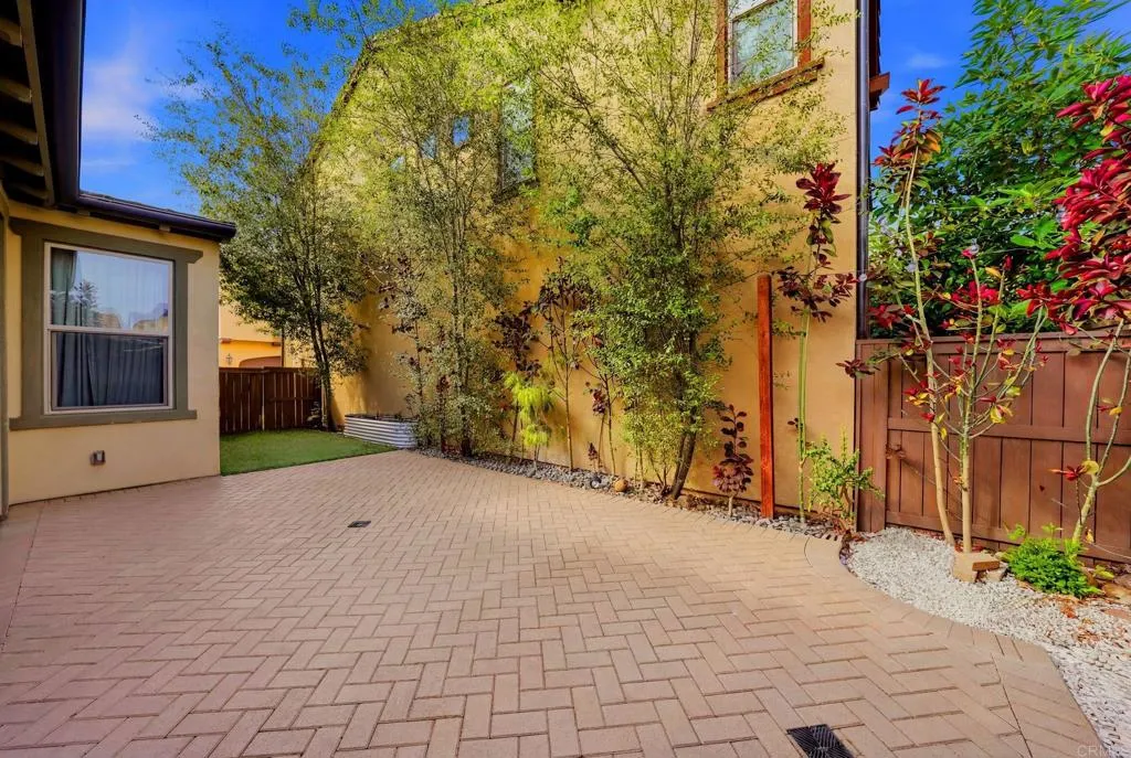 https://cdn.realtyfeed.com/cdn/127/306751464/5bd084460e04610e4619074465285f8e.webp