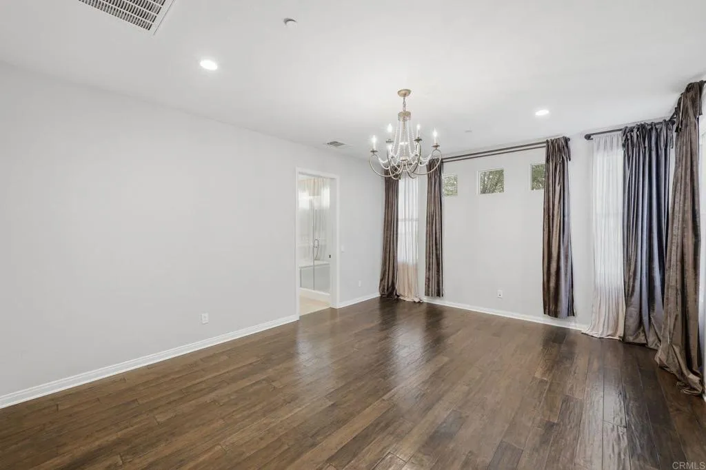 https://cdn.realtyfeed.com/cdn/127/306751464/8fd1557cd1101ebaedeff7e319257f89.webp