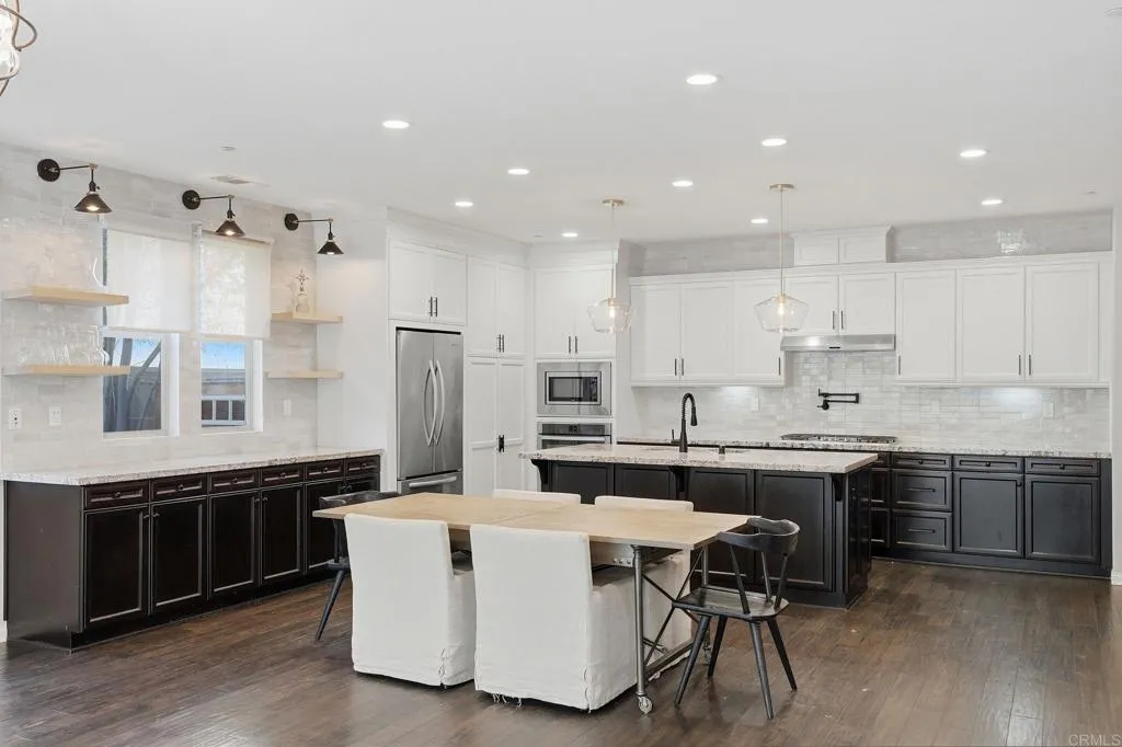 https://cdn.realtyfeed.com/cdn/127/306751464/a49ea560bd25f40cc067853ee8132660.webp