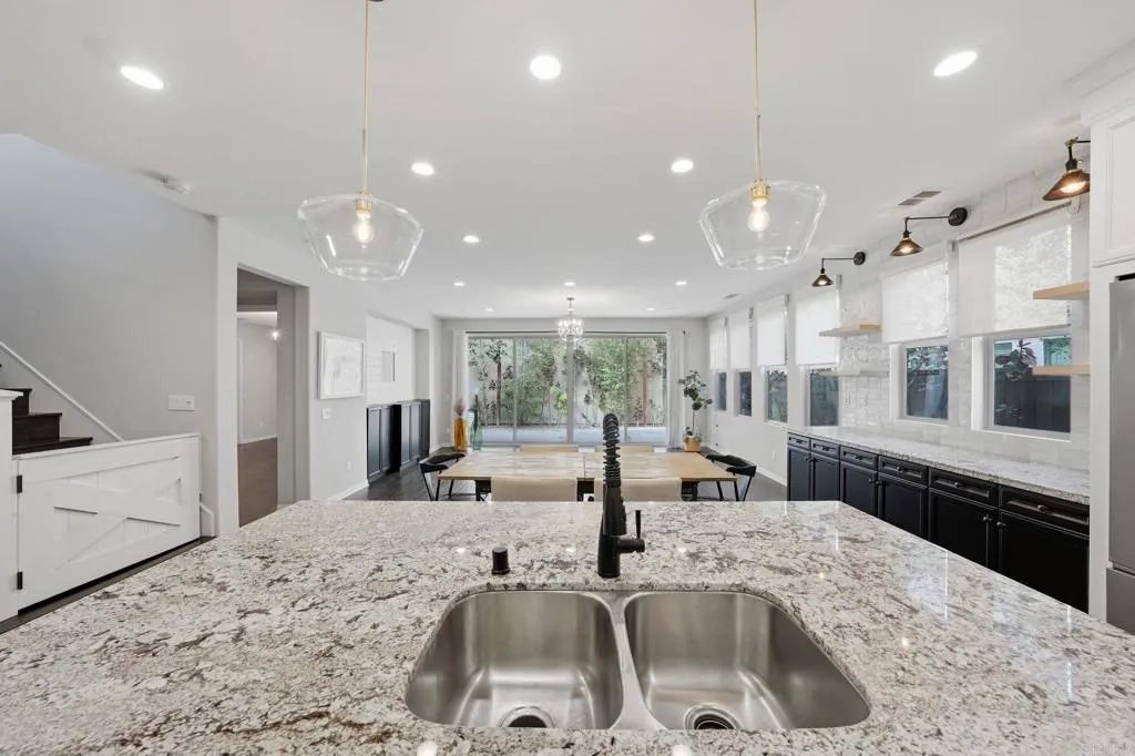 https://cdn.realtyfeed.com/cdn/127/306751464/f5182b389f5139f170d05b14837d5101.webp