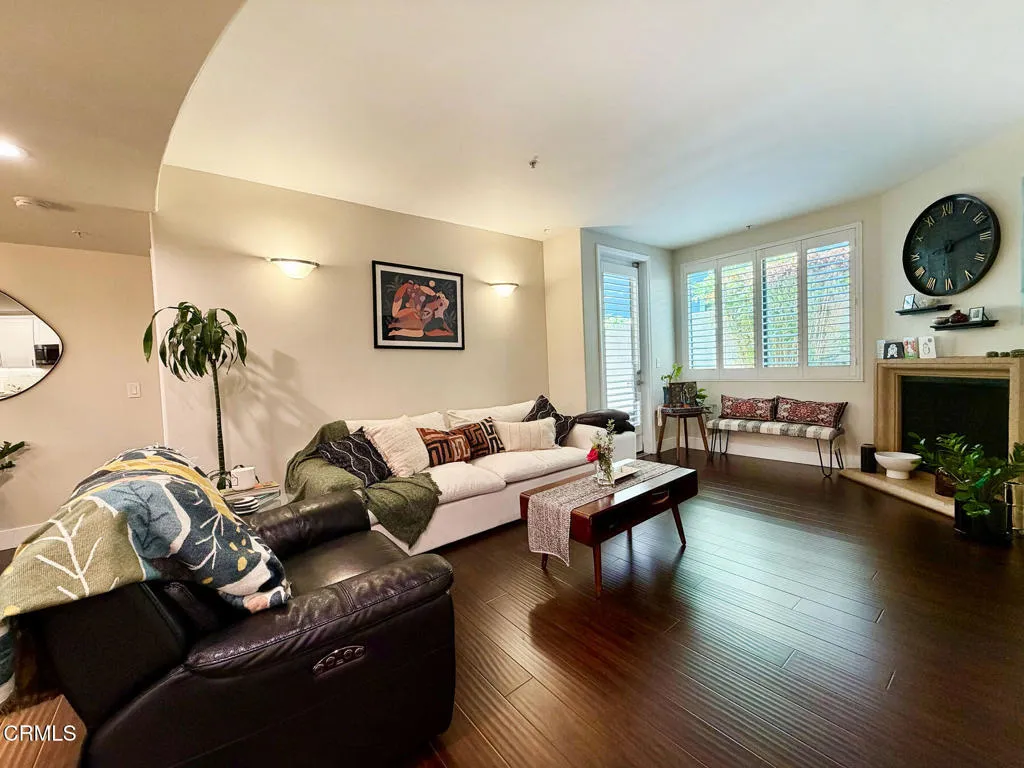 4724 Kester Avenue Unit 109, Los Angeles, CA 91403 - Photo 2 of 43, Los Angeles, CA