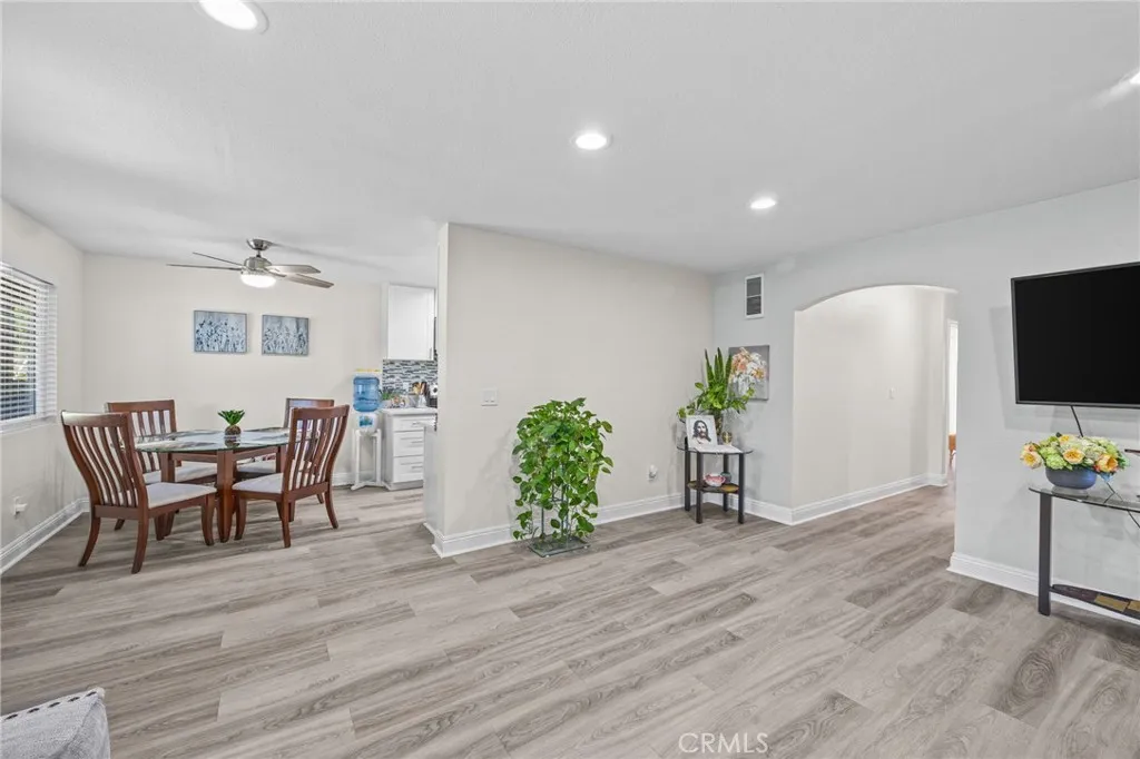 https://cdn.realtyfeed.com/cdn/127/306751499/33acaee96d61bce5e3230736fb12cefa.webp