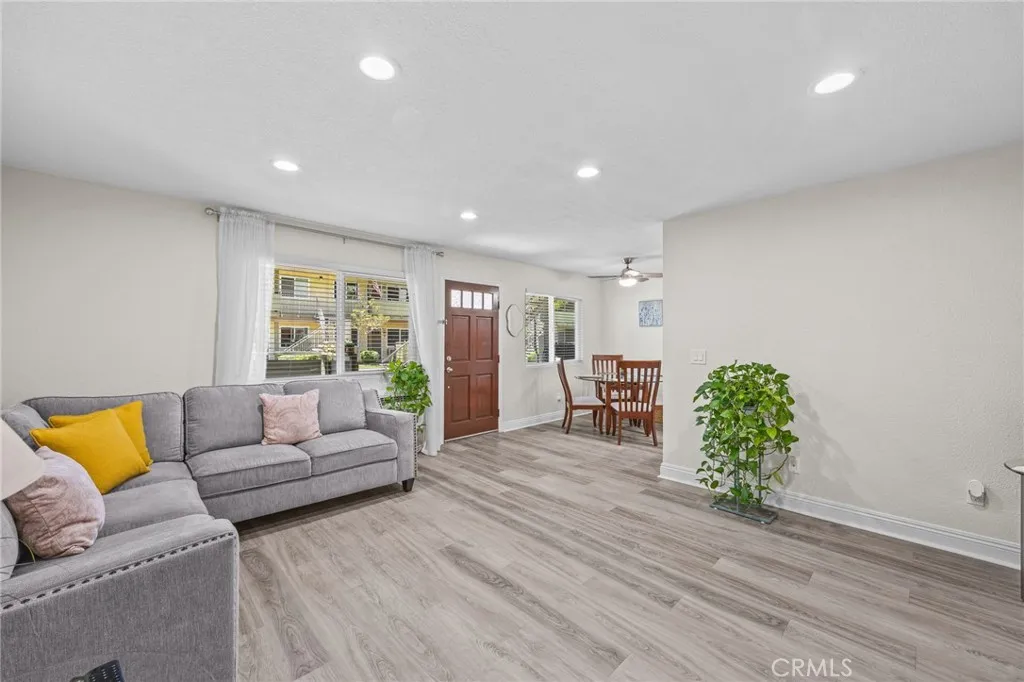 https://cdn.realtyfeed.com/cdn/127/306751499/476fa62f4429bccb911e46917a15cf75.webp