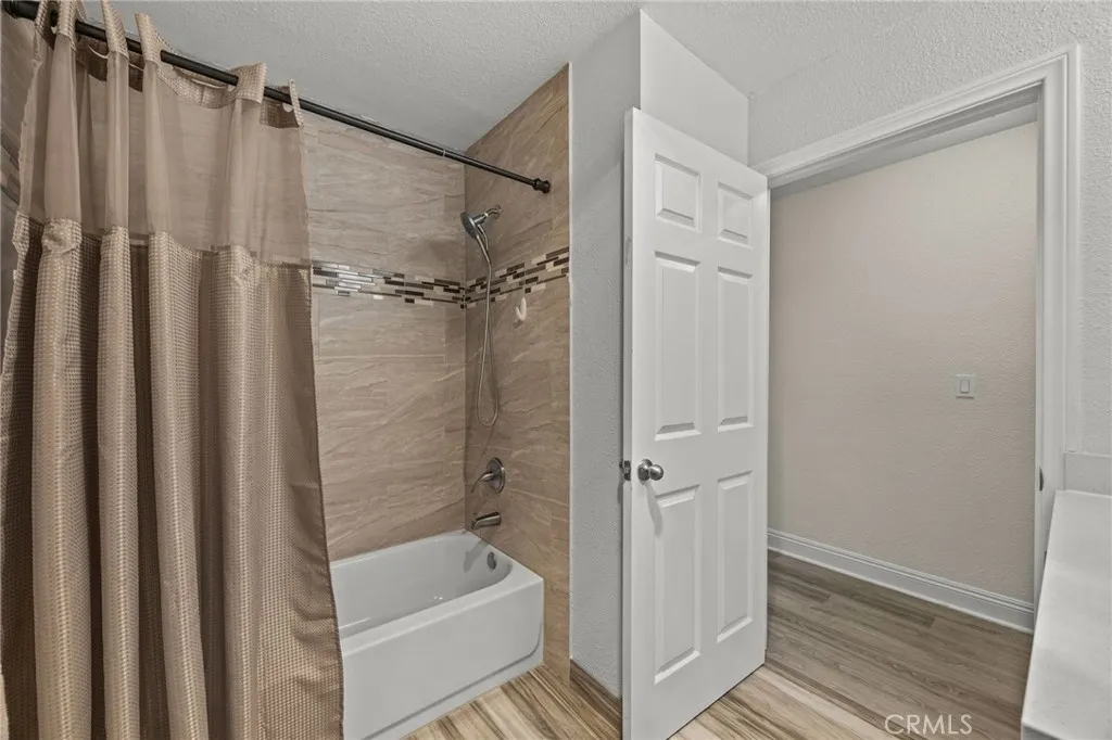 https://cdn.realtyfeed.com/cdn/127/306751499/51528f013de40df3ea8a2e0580e1f37e.webp