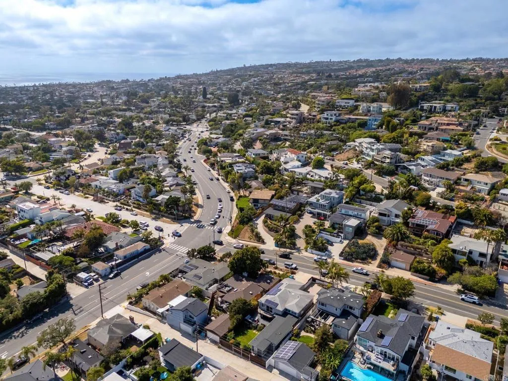 https://cdn.realtyfeed.com/cdn/127/306751571/3d004f04a0fe6a89f9215aeca7736de8.webp